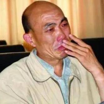 1991年，浙江男子胥敬祥在牢里服刑13年，离刑满释放只剩15天。检察官推开铁门