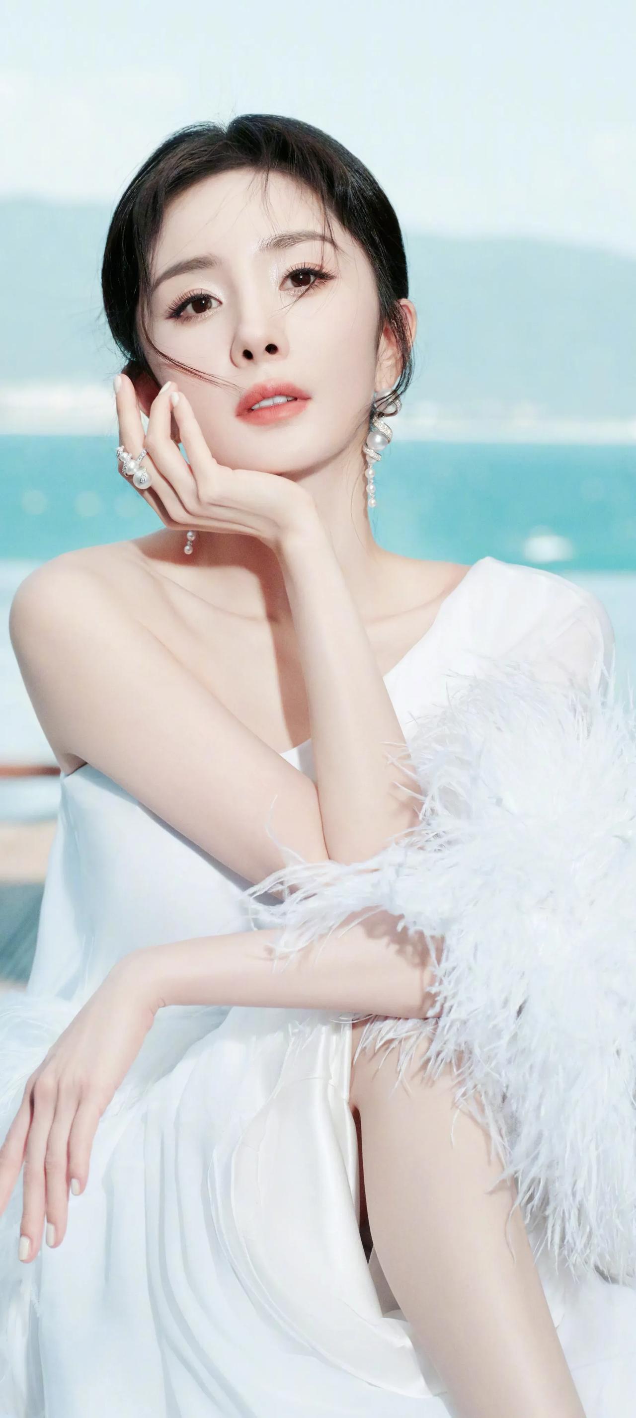 #女明星谁最美# #惊艳女神# #哪位女神惊艳＃# #杨幂#