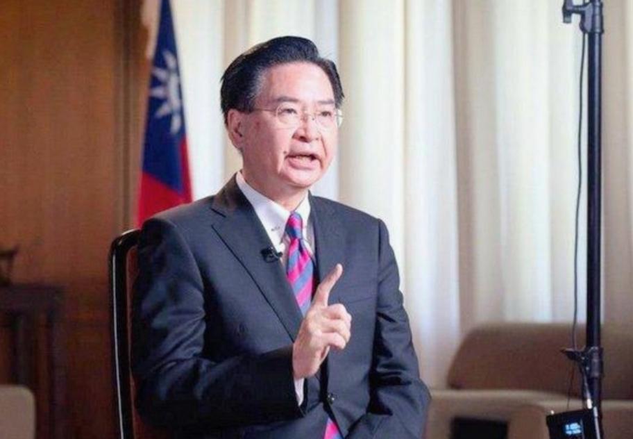 “台独”顽固分子吴钊燮出来放话了，10月20日，岛内所谓的“国安会秘书长”吴钊燮