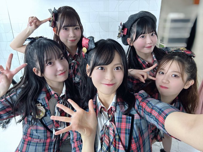 【图片】AKB48 公演成员合影 