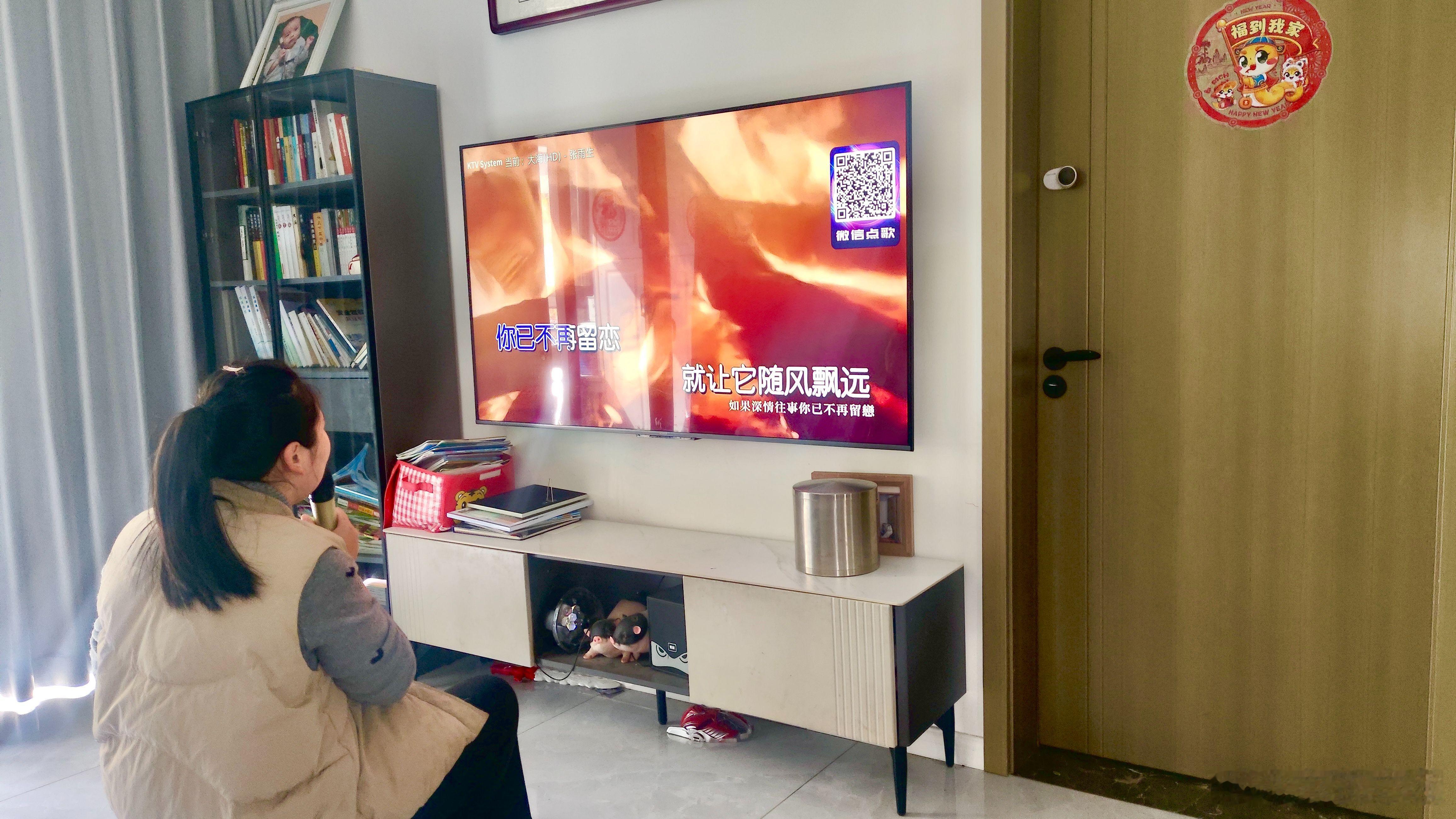  天猫超级品类日  家的1万个新视角 电视吗 我家的电视现在已经被我拿来K歌用了