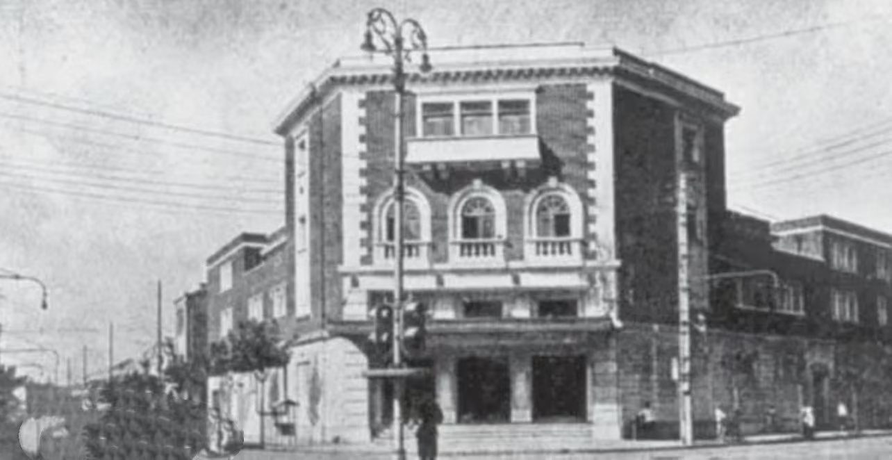 兰心大戏院，英文名Lyceum Theatre，中国第一座西式剧场，历经三代建筑