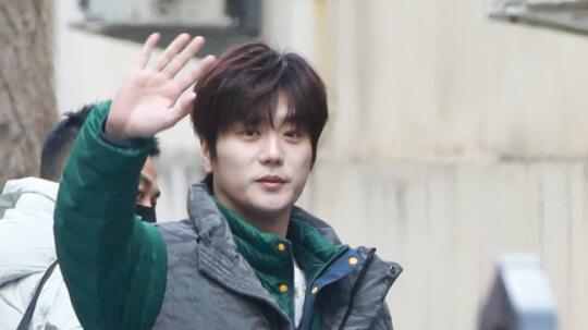 2025 蛇年央视春晚首轮联排，吴磊等明