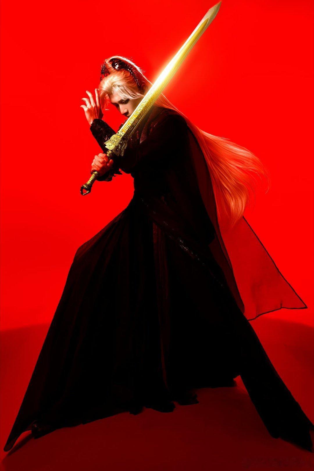 Y成毅天地剑心cy成毅王权富贵他那双眼，宛如深邃的湖泊，倒映着坚定与智慧；他那笑