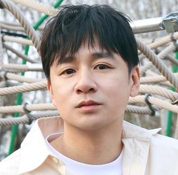 近日，电视剧《八千里路云和月》在央视热播，黄澄澄在剧中饰演的孟万福一角令人印象深