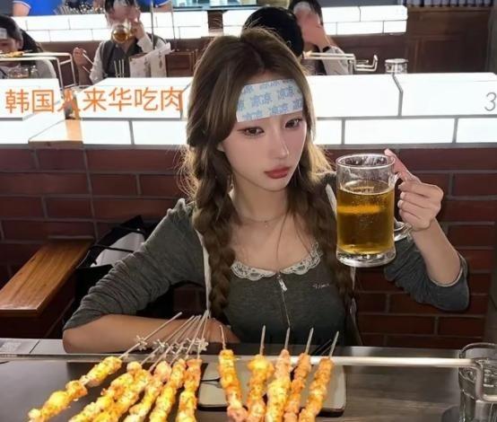 不光韩国人、新加坡人，包括香港和台湾地区的“同胞”，都把讨厌大陆人挂在脸上。在韩