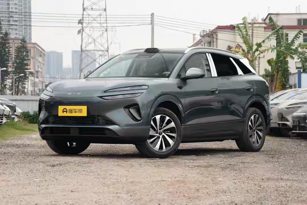 等车等半年的举个手。比亚迪这次不画饼，3月5号开发布会，当天就能提车。

5分钟