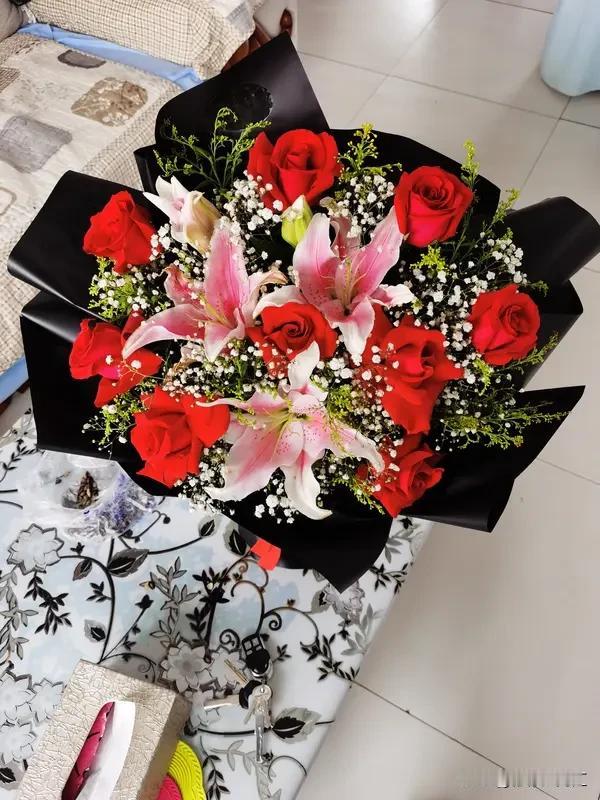 没钱还谈诚信吗？这问题还挺值得琢磨。很多人觉得欠账的人就没诚信，可真不是都这样。