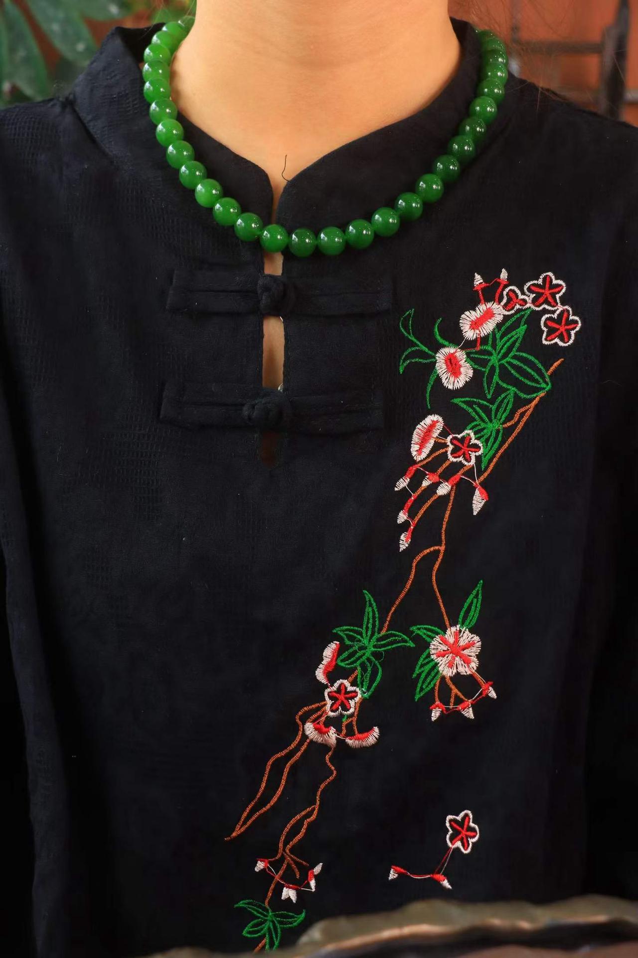 ·〈碧色荡漾•项链〉

精品和田碧玉项链🌹玉质温润细腻 佩戴舒适～间关莺语花底