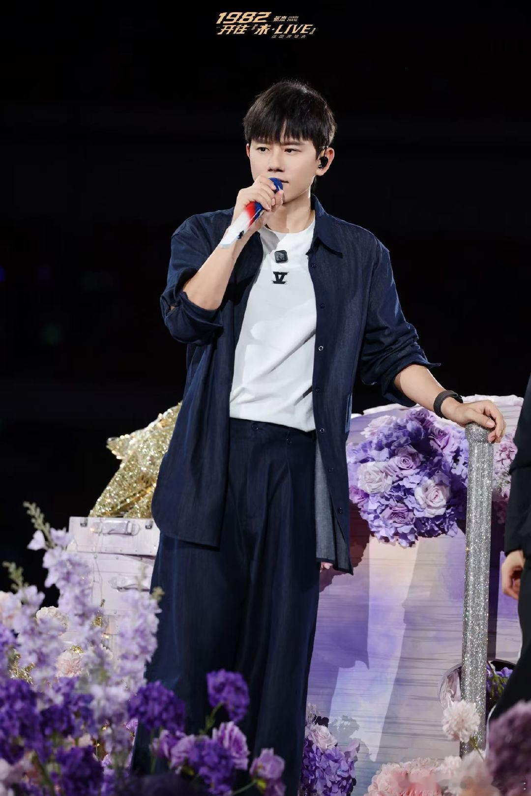 张杰八年前未LIVE从郑州出发 属于郑州的浪漫回来了！八年前未·LIVE在此启航