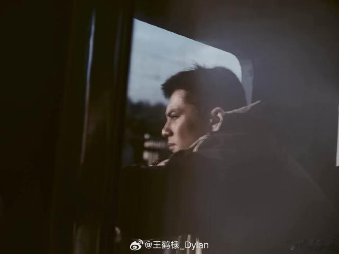 李小冉回应王鹤棣唱心愿便利贴 救命啊哈哈哈哈！小冉姐这破音版的鼓励也太真实了，隔