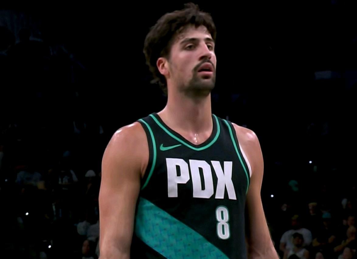 数据不会说谎：开拓者险胜马刺，2人太出彩，1人太拉胯，小杨合格！

1：阿夫迪亚