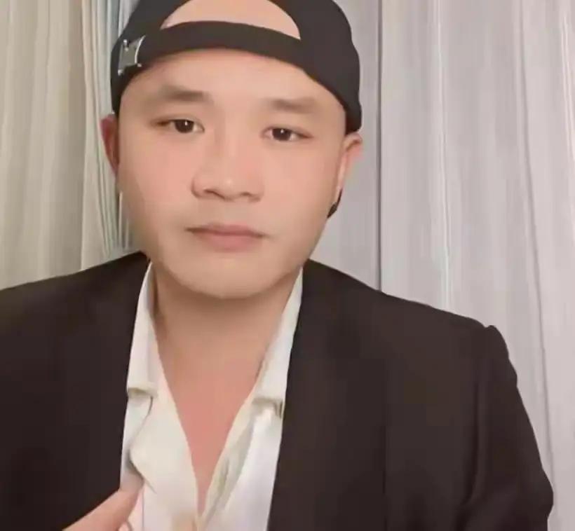 能睡上曾经的大明星也是人生大赢家了，可能偏偏一手好牌打的稀巴烂，偏偏要创业，偏偏
