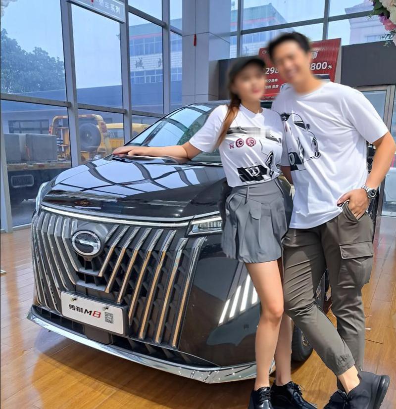 中午下班，办公室老张突然炸毛了，一声低吼溢出口：“这个臭小子！~~” 旁边的老王