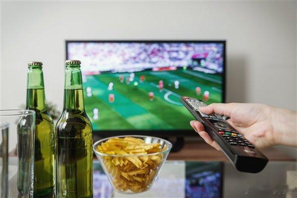 【电视开机率跌至30%】广电取消电视机顶盒9月3日消息，为了扭转国内有线电视开机