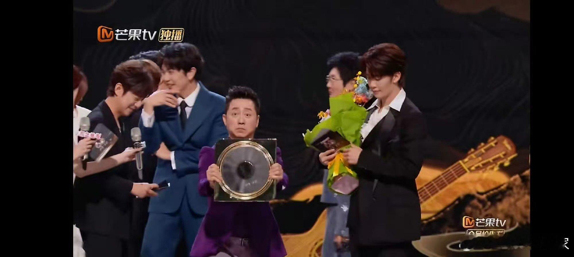 声生不息荣耀华流搭档团声生不息华流季金曲盛典颁奖声生不息金曲盛典，相亲相爱一家人