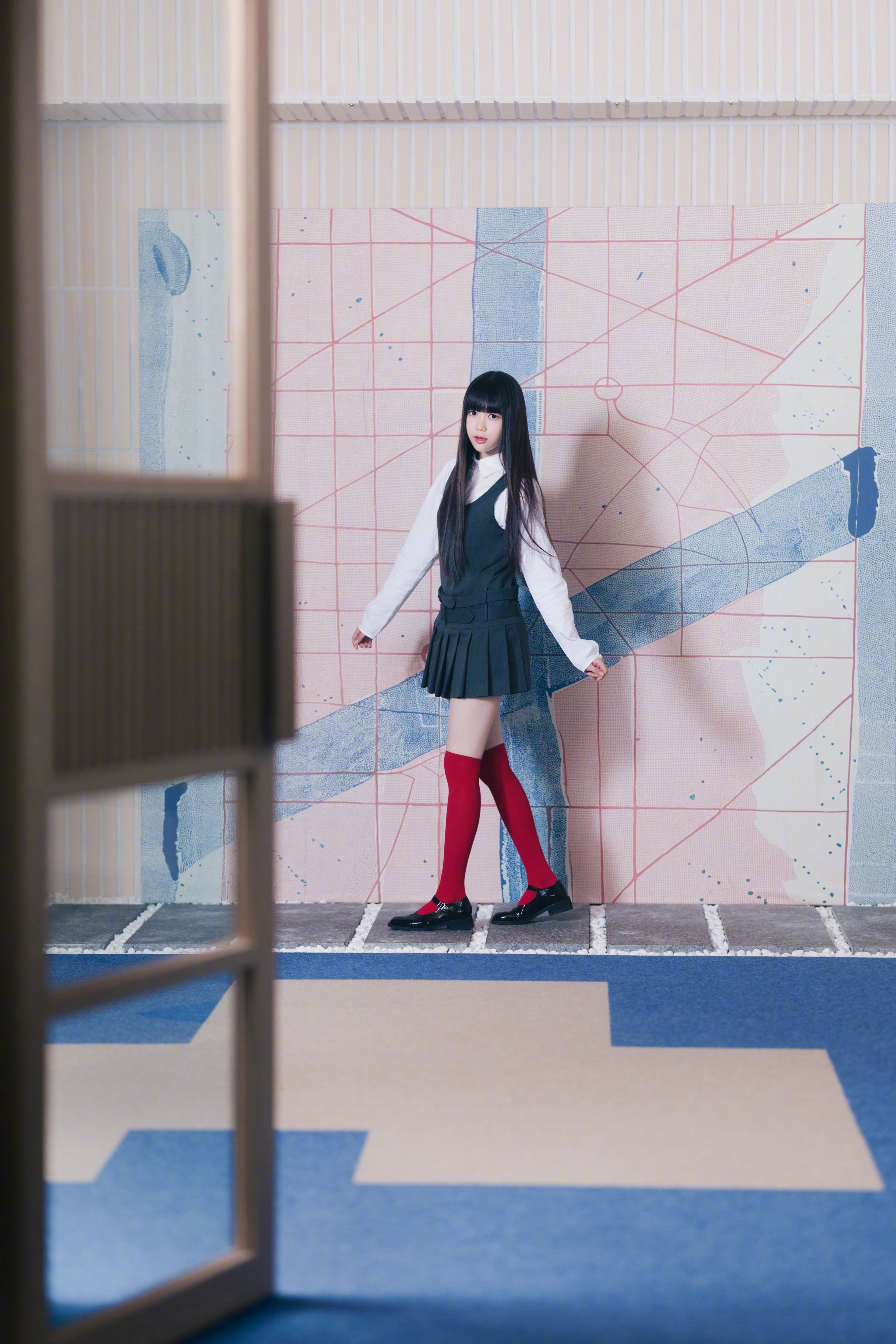 【Twi】Hearts2Hearts 'The Chase' MV Image 