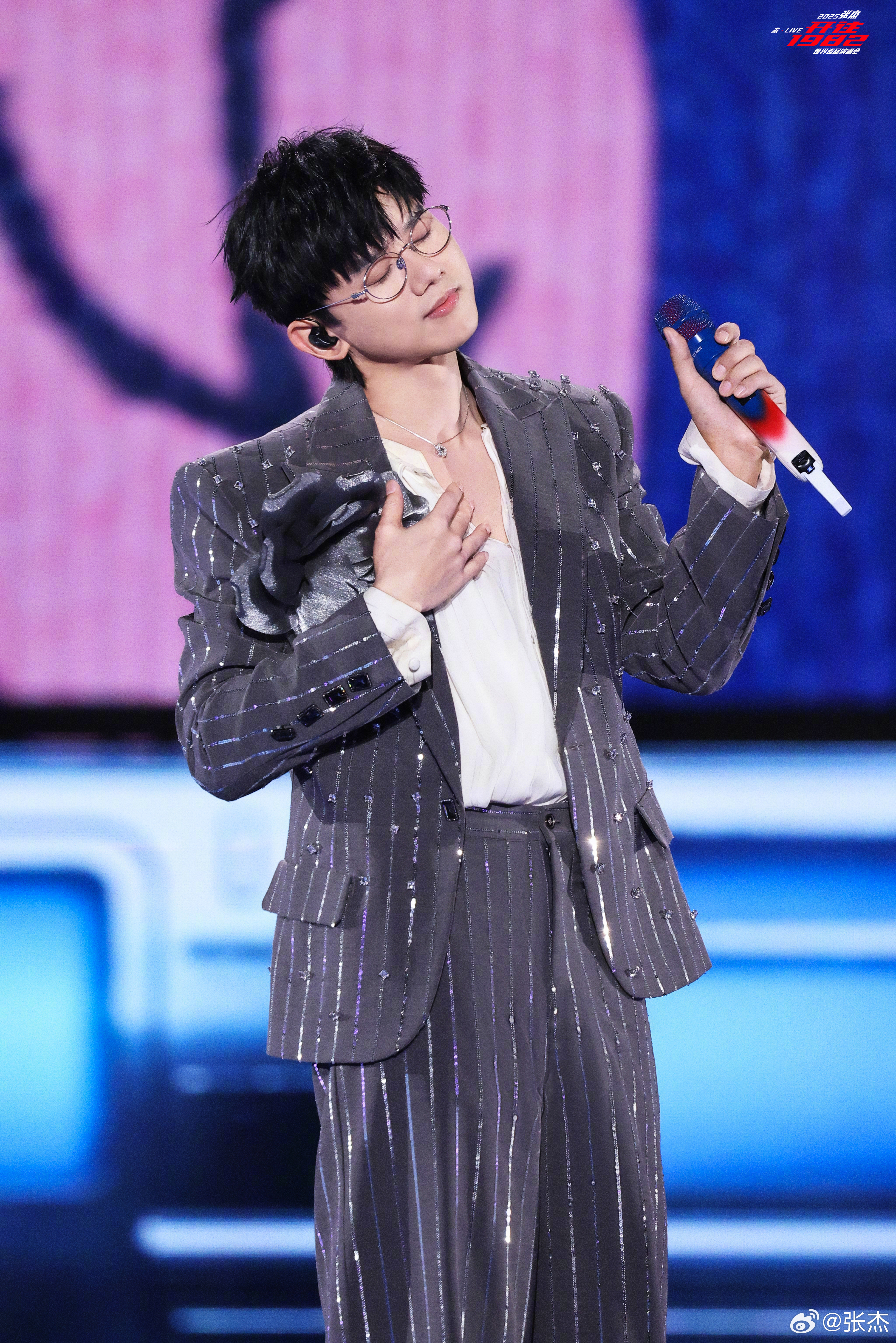 这种类型的衣服感觉和之前的相似度好高 ​​​