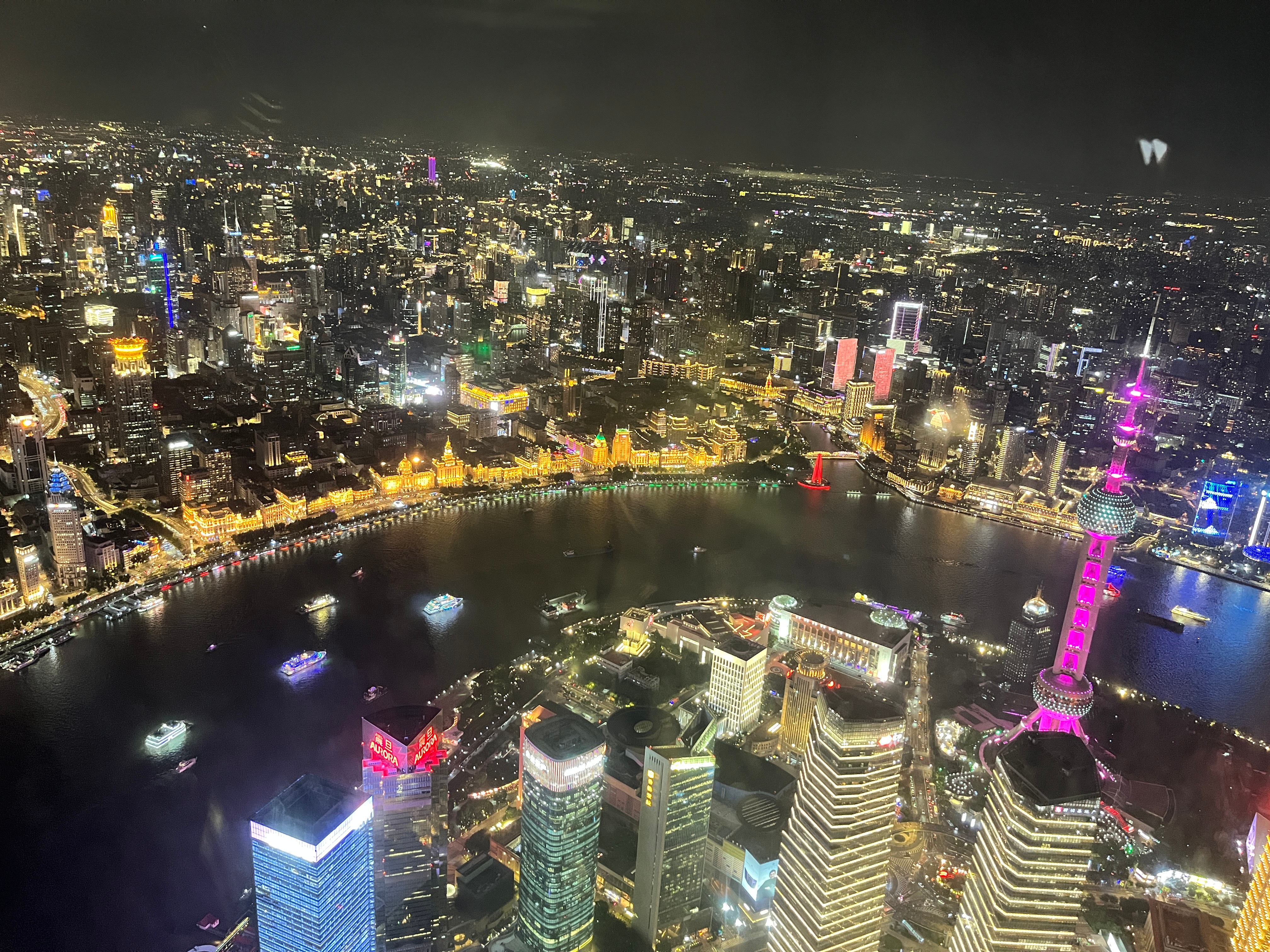 上海陆家嘴三件套：上海中心大厦（高632米）、环球金融中心（高492米）、金茂大