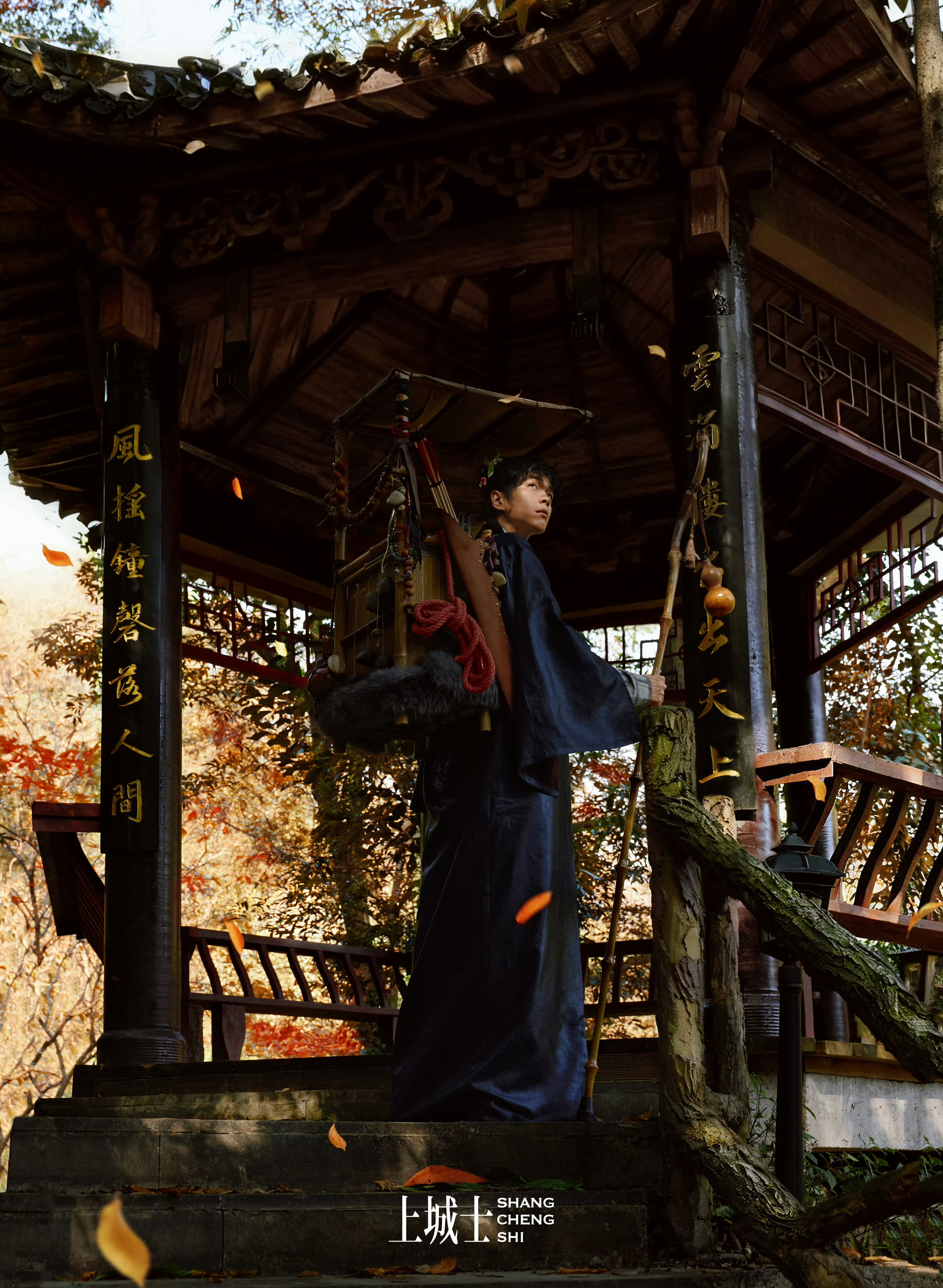 张若昀梳了丸子头张若昀最新大片释出，梳了丸子头，一起赏析。这组照片是上个月张若昀