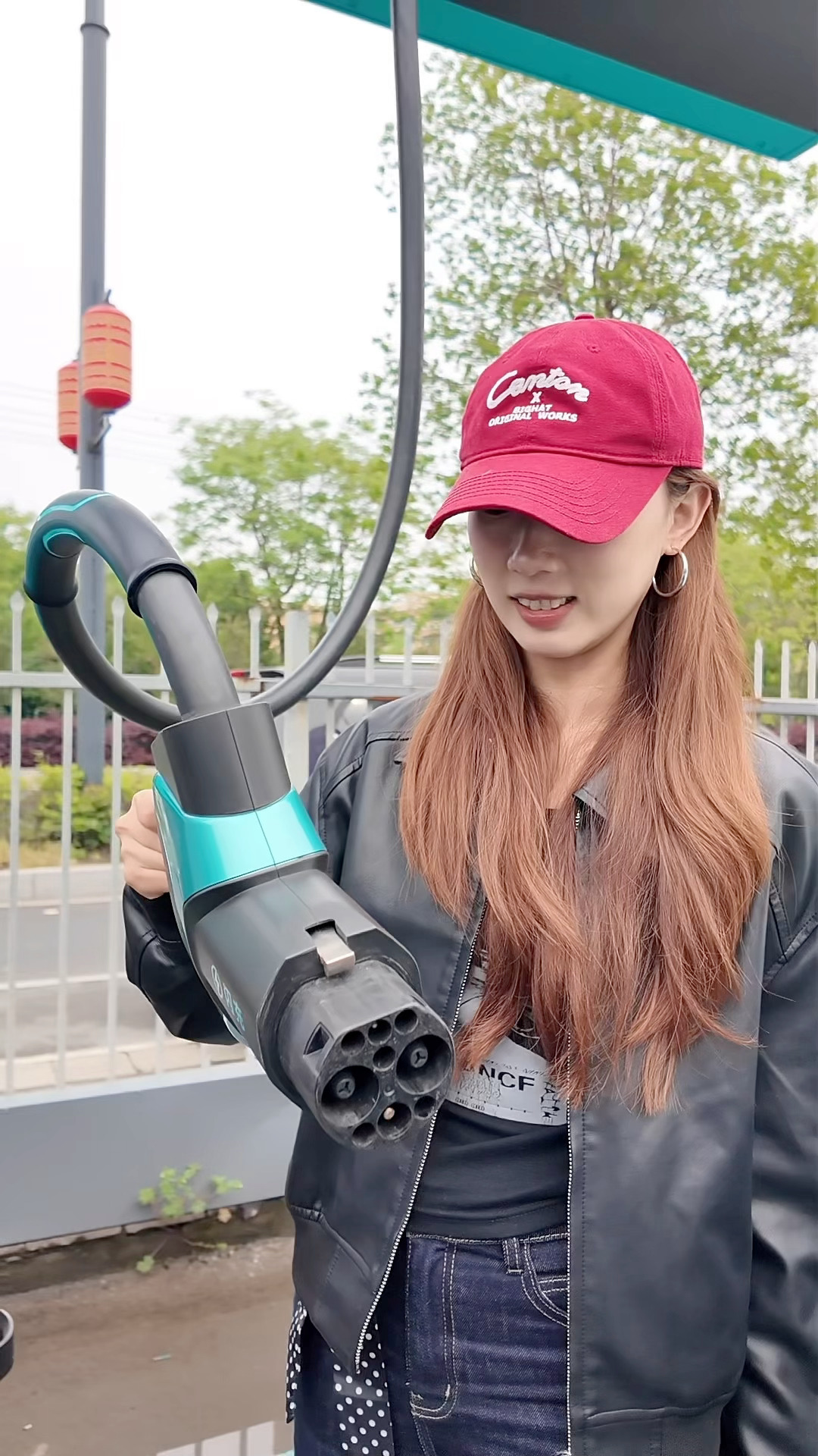 把钛3方程豹钛3 的素材做成9个live图哈哈哈，下面由小李来给大家展示一下这台