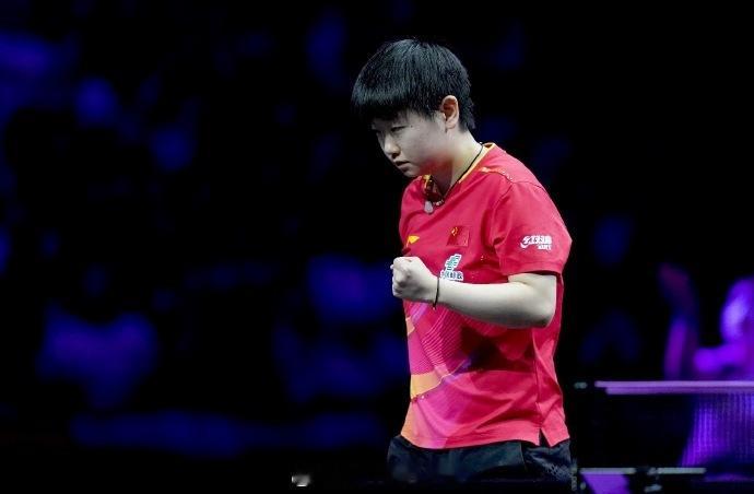 孙颖莎4比1石洵瑶进决赛孙颖莎晋级横滨赛决赛 WTT横滨冠军赛女单半决赛，4比1