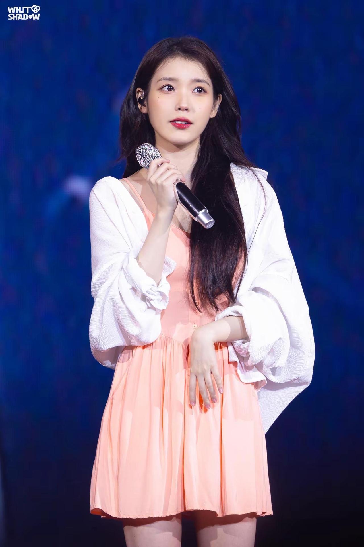 IU“这小裙子真的梦回当年啊~”甜美暴击现场 首场个人演唱会 iu舞台超燃混剪 