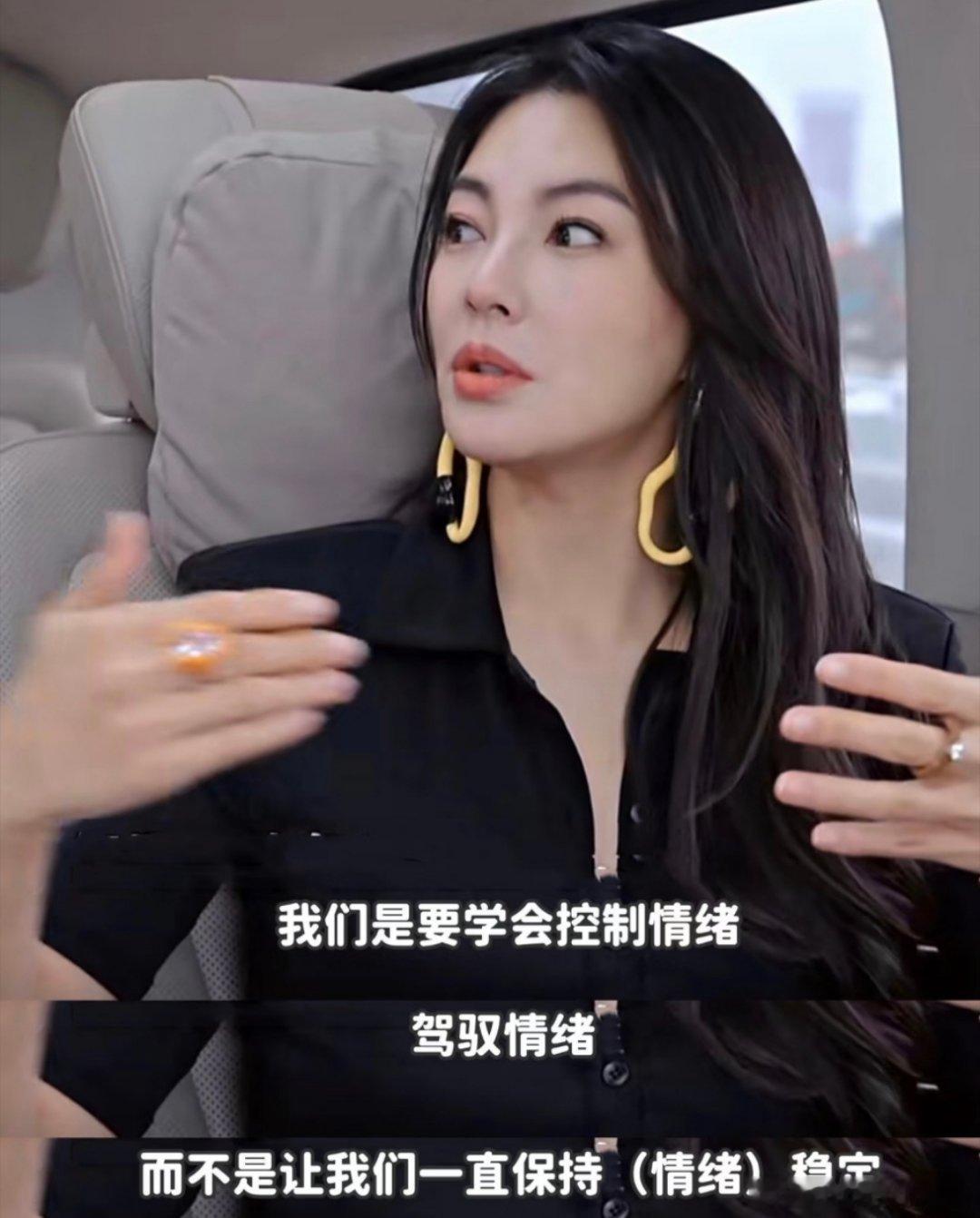 张雨绮从女团变为女团见证人张雨绮一步步走来，有自己的傲骨，也有为之努力拼搏的时候