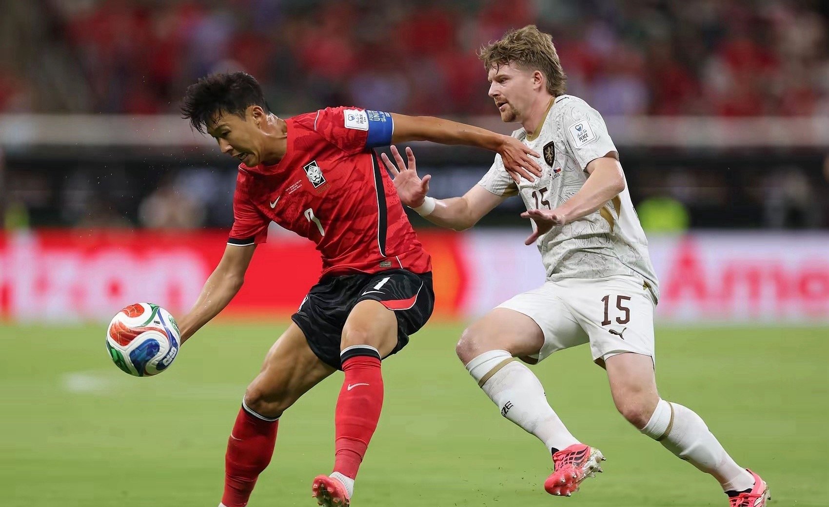 世界杯韩国0-1墨西哥吞下败仗！孙兴慜连续两轮中途被换下全场零射门，离开英超转战