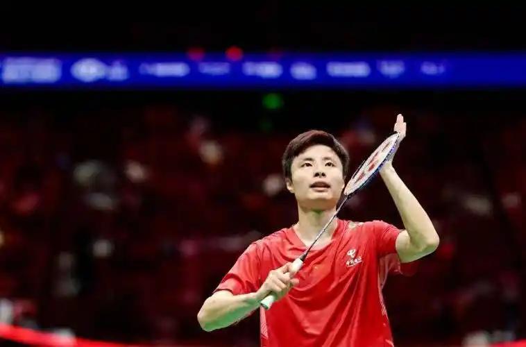 石宇奇首战告捷，2-0战胜西本拳太，晋级新加坡公开赛16强！
 
 
北京时间5