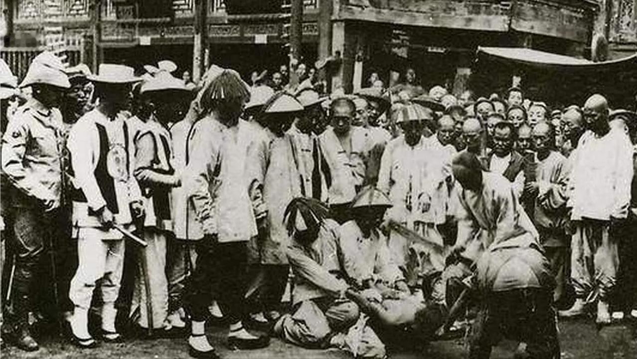 1864年11月，年仅15岁的太平天国幼主洪天贵福被押赴刑场处决，他在来的囚车上