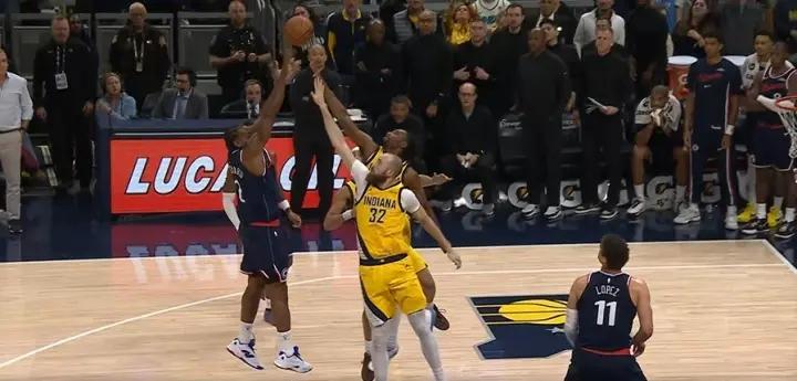 小卡投中准绝杀力挫步行者，快船四连胜了。更好的消息是距离第七的太阳（40胜33负