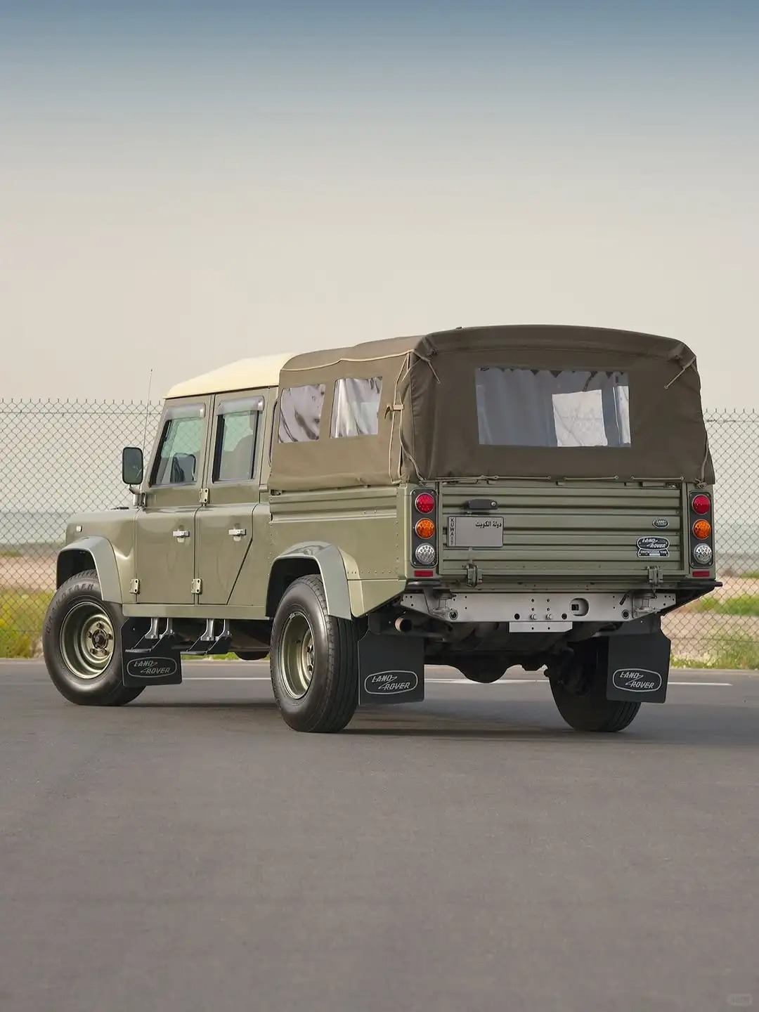 好车分享 Land Rover Defender，路虎卫士130皮卡，改了传承版