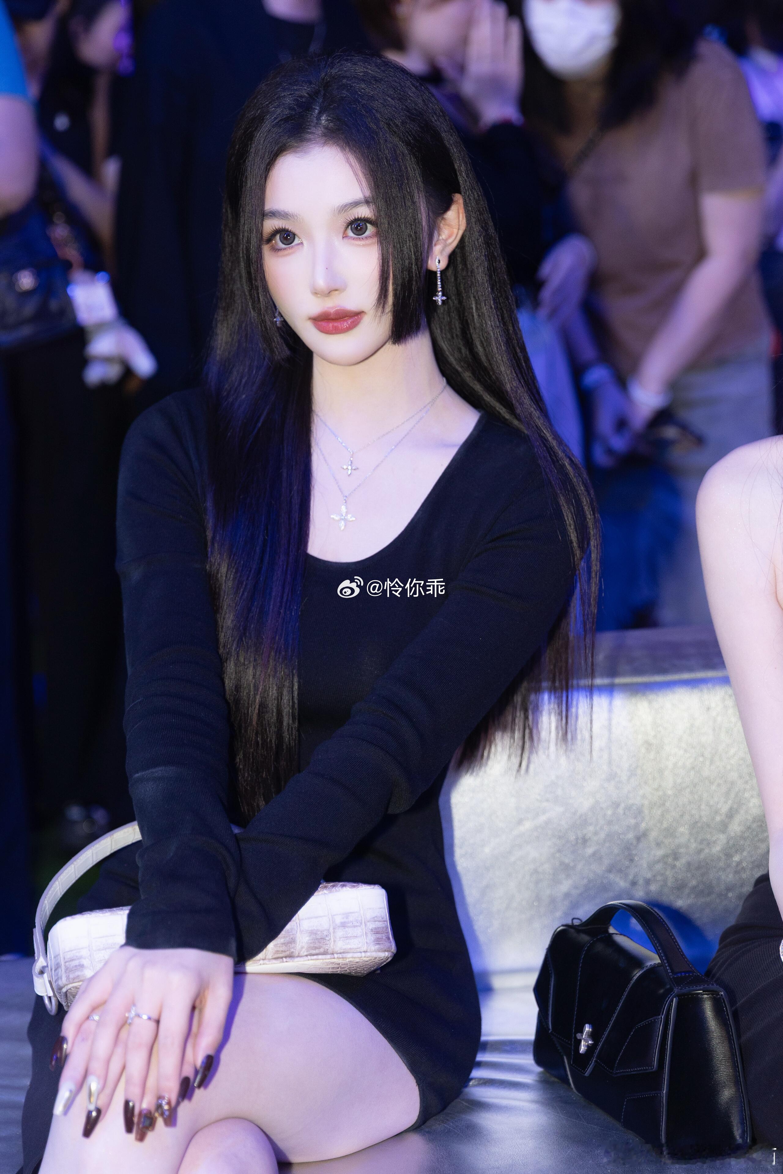 孔雪儿自曝可以一周不洗头敢于在综艺里聊这种生活化的小细节，不立完美女神人设，孔雪