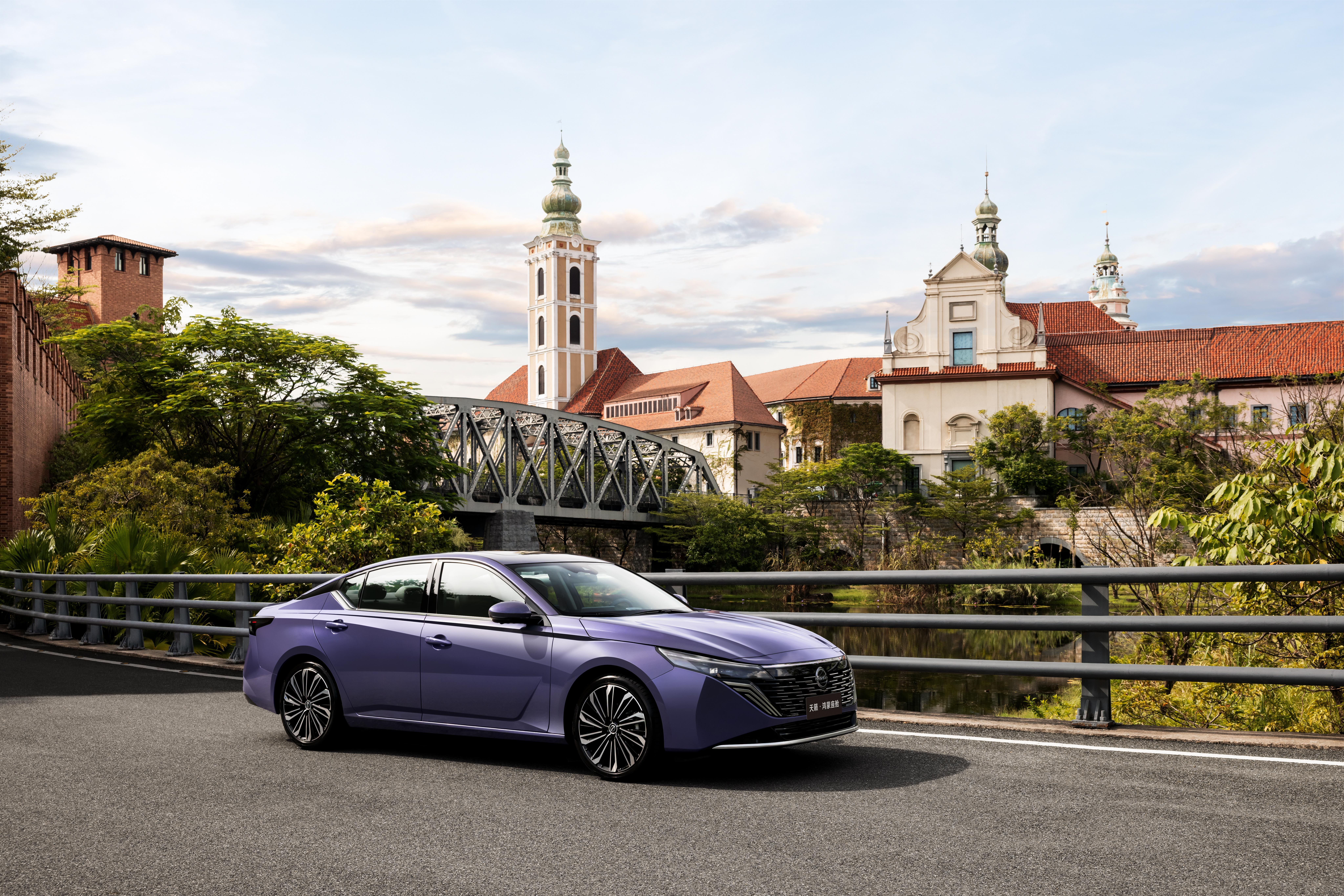 东风日产和华为联手打造的天籁·鸿蒙座舱全球首发亮相，作为燃油车代表的天籁这次变身