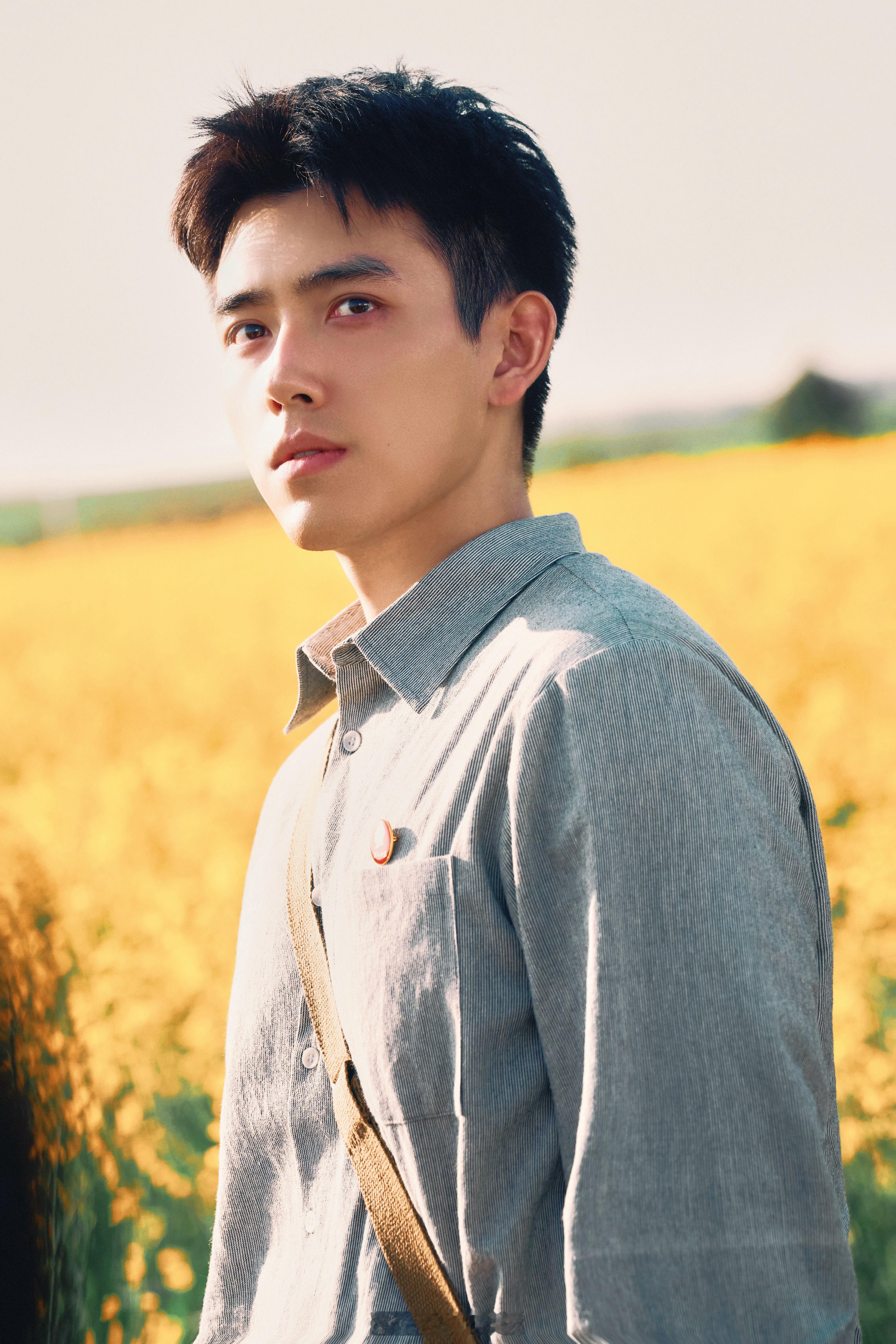 陈飞宇新剧纯真年代的爱情登顶剧集实时热度榜了呀！这部剧播的不错！阿瑟演技太好了！