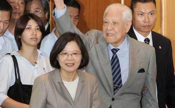 其实很多中国人不知道的是：大部分台独不是100%中国人，他们真正力量也不是来自美