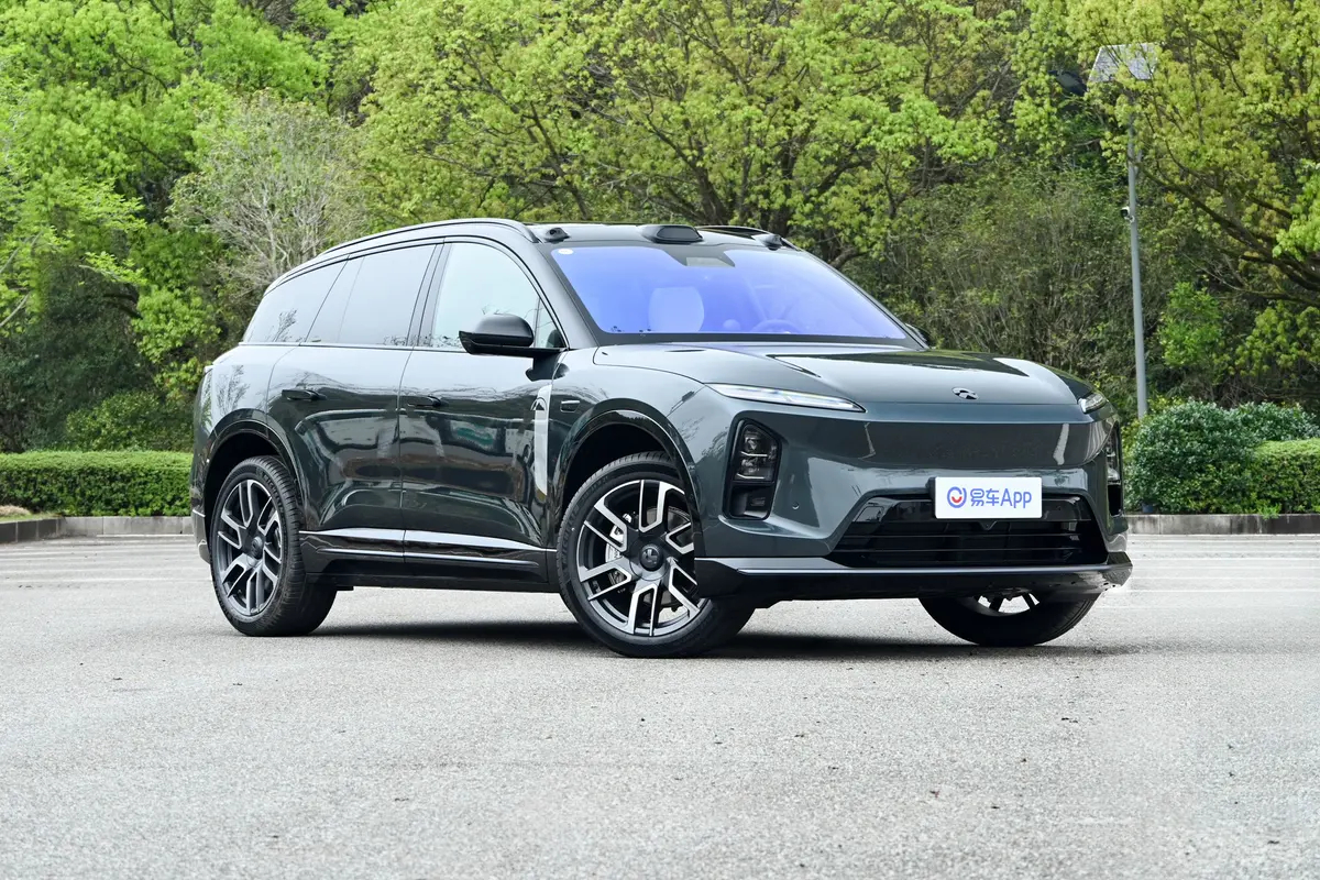 车市观察 400V平台，100度电池的车敢买35万，蔚来头咋这么铁，咋想的，就靠