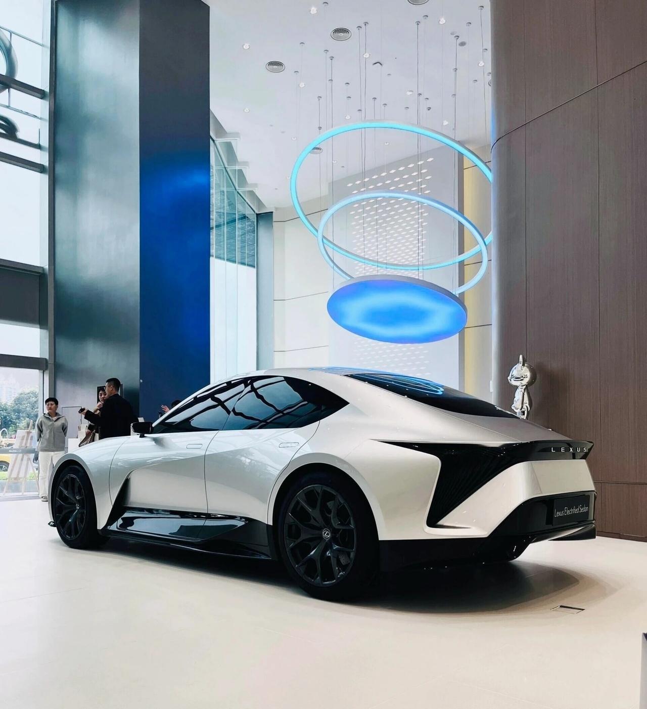 好久没见这么特别的电动车了！难道它要改写电动车审美？好久没有看到一台特别标新立异