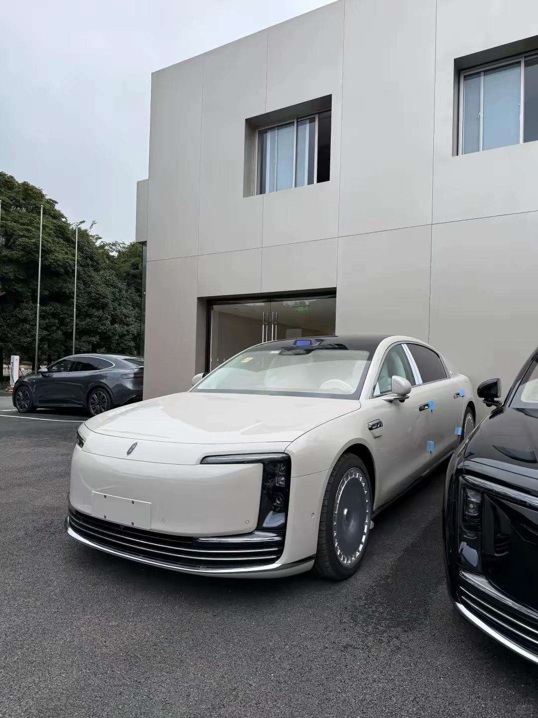 也是尊界？[抠鼻]这么好看