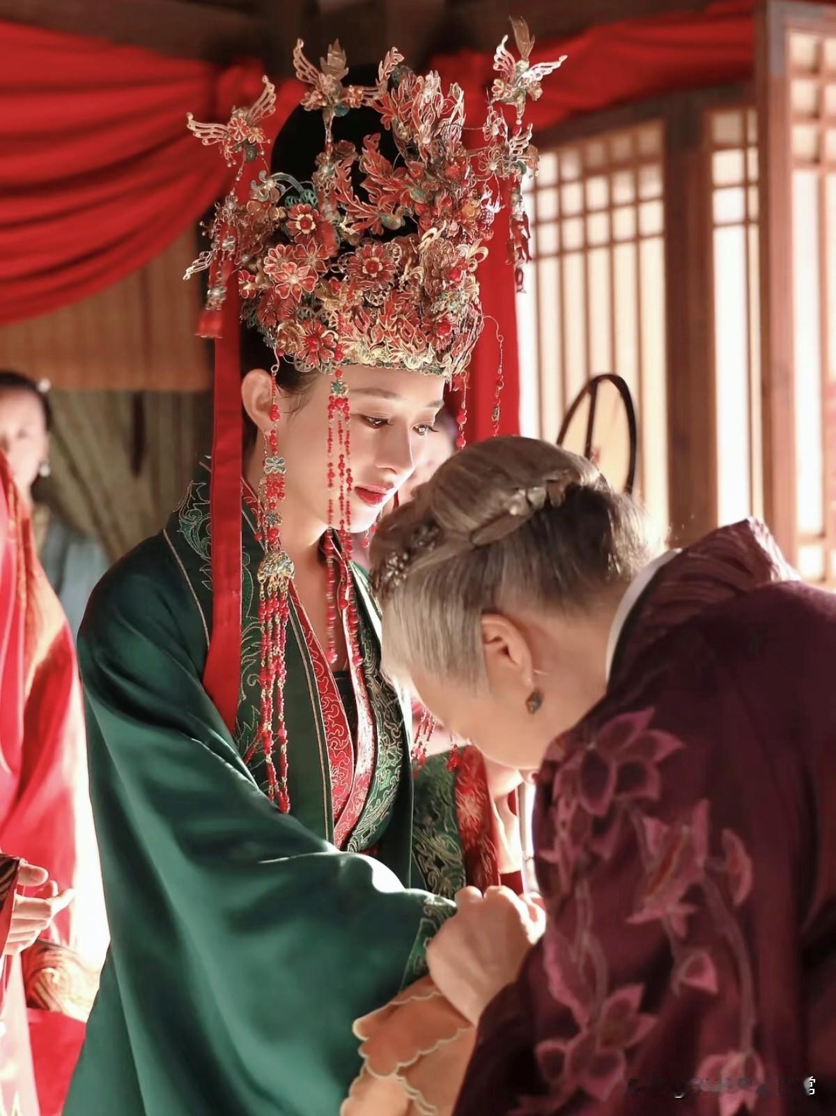 知否：盛家四个兰出嫁，为什么盛纮只在明兰的婚礼上哭过，究竟是作秀还是良心发现呢？