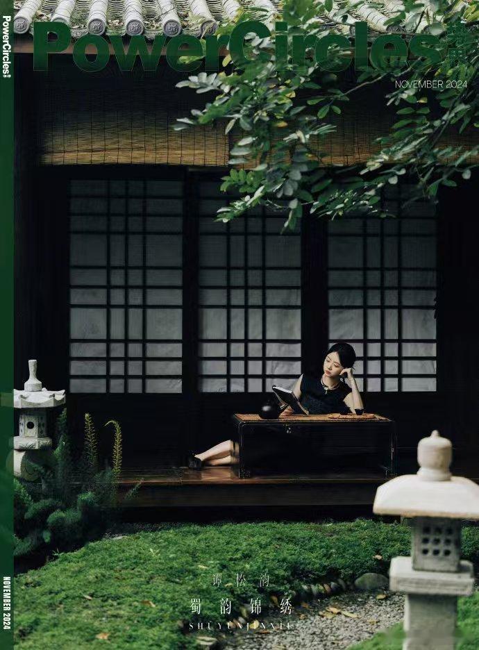 谭松韵回成都拍了蜀风照  谭松韵《蜀锦人家》热播，她回成都拍蜀风照，用镜头记录下