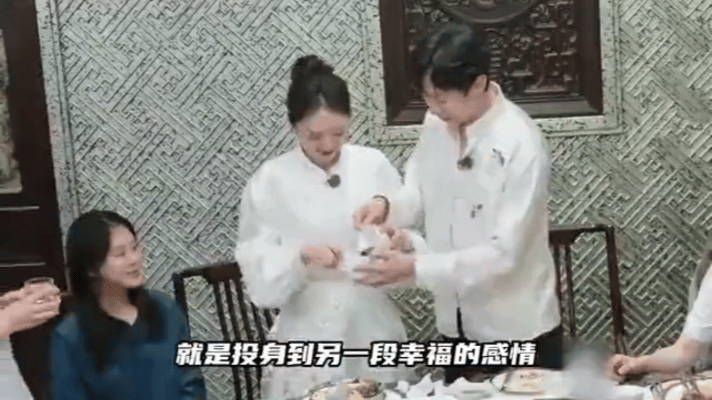 董璇与张唯一的感情，在佟丽娅一句“有爱了就不一样”中显露出温暖底色。经历过一段充