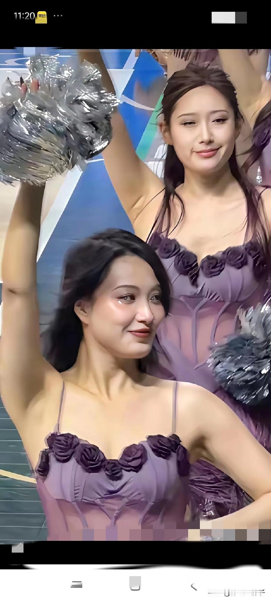 CBA赛场最美的拉拉队产生在南京同曦主场，不用说三道四了，这道亮丽的风景线，给C