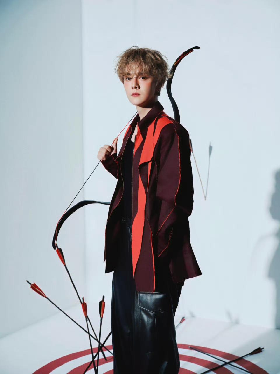 鹿晗工作室回应运营QQ空间：这是十年的陪伴与坚守
 
鹿晗工作室居然还在运营QQ