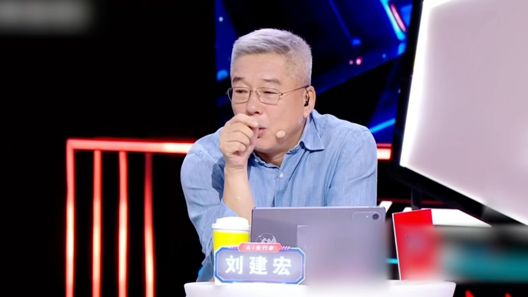 C罗是葡萄牙足球队史的分水岭刘建宏说C罗之前葡萄牙毫无建树 遗憾出局不掩传奇底色