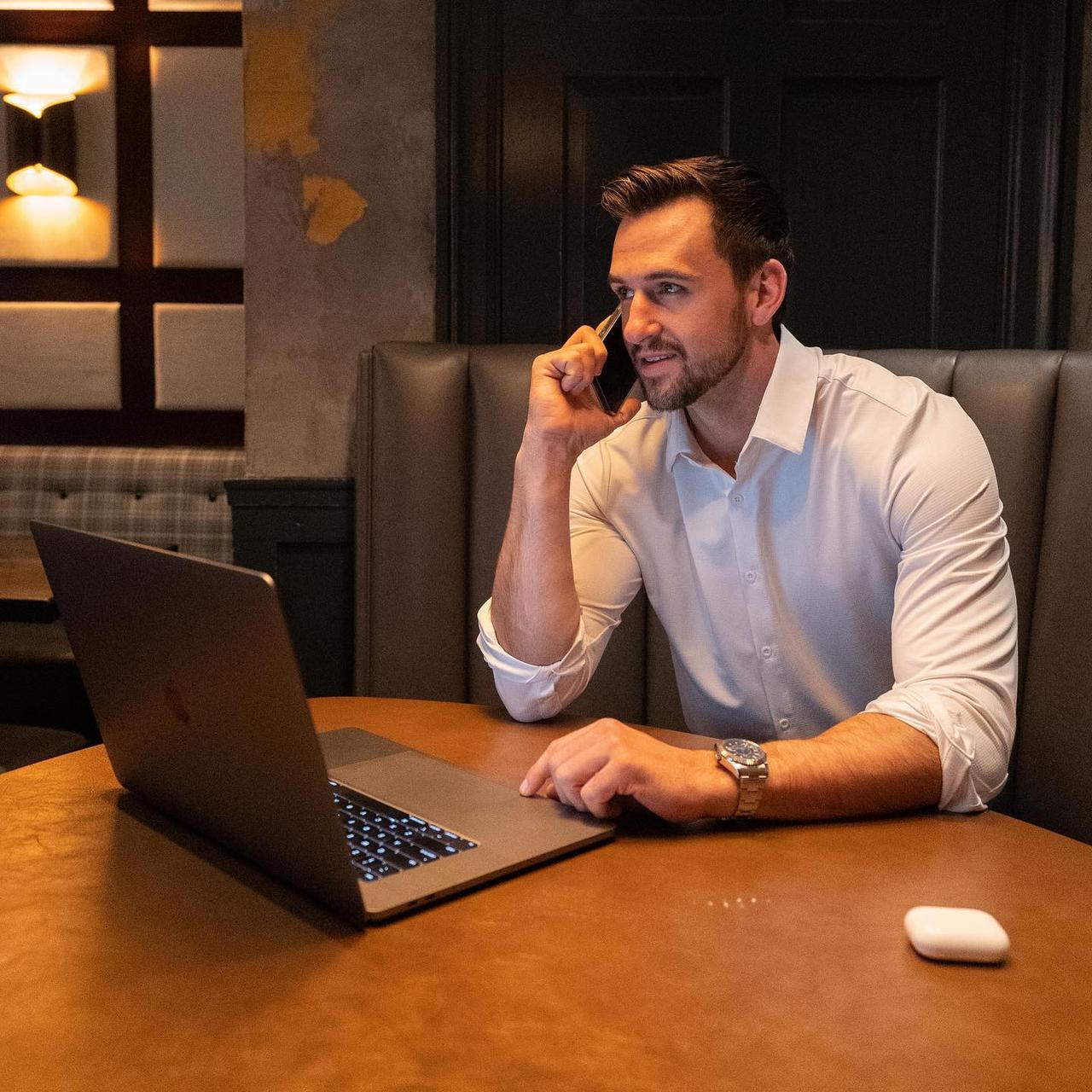 Nic Kerdiles 是美国职业冰球前锋。 最近遭遇车祸去世了。

💔🙏