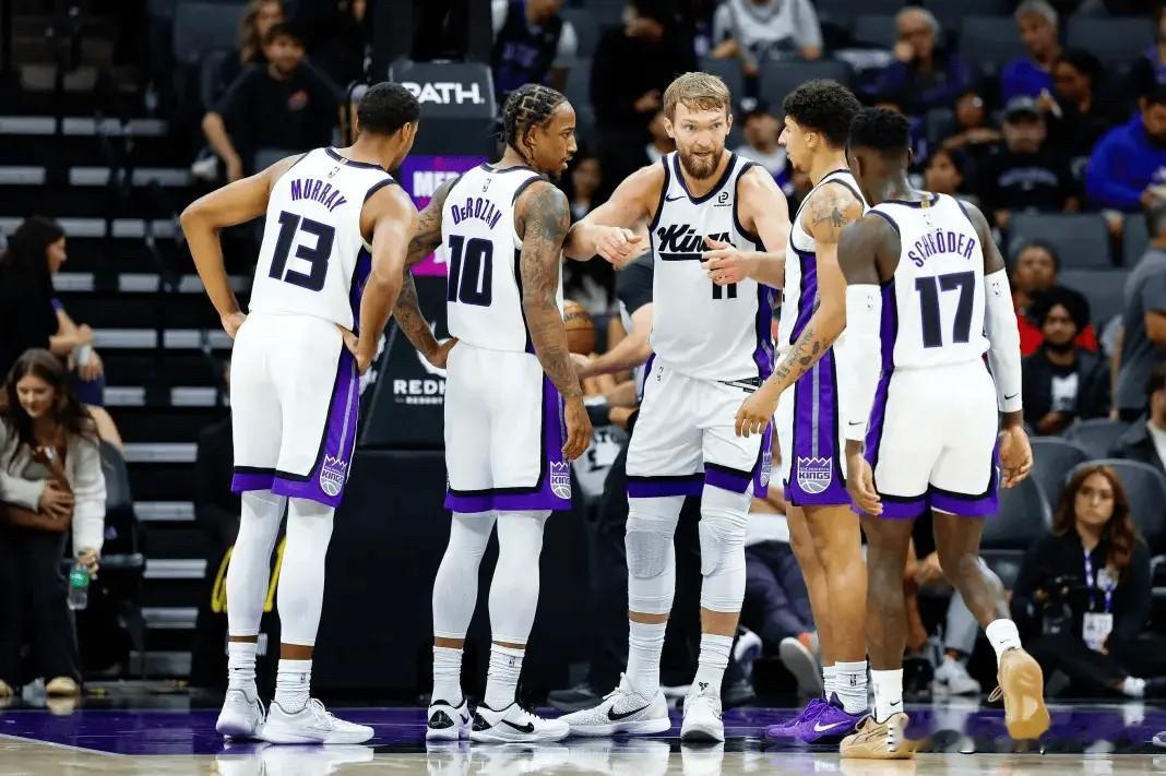 今日，国王总经理斯科特-佩里接受ESPN采访，谈到了26届选秀工作：

“本届选