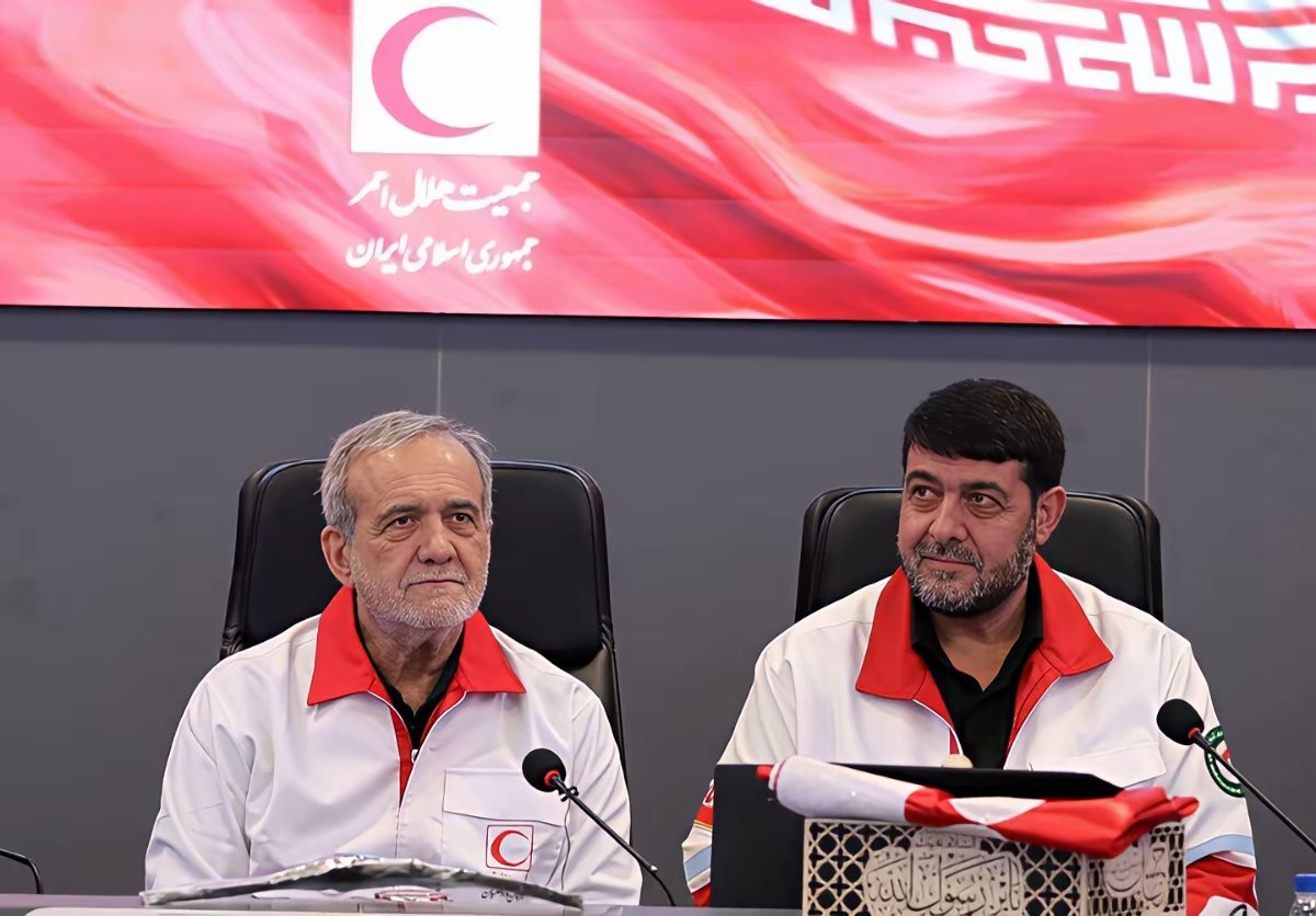 伊朗总统：美国想先拿下伊朗，再对付中国。 