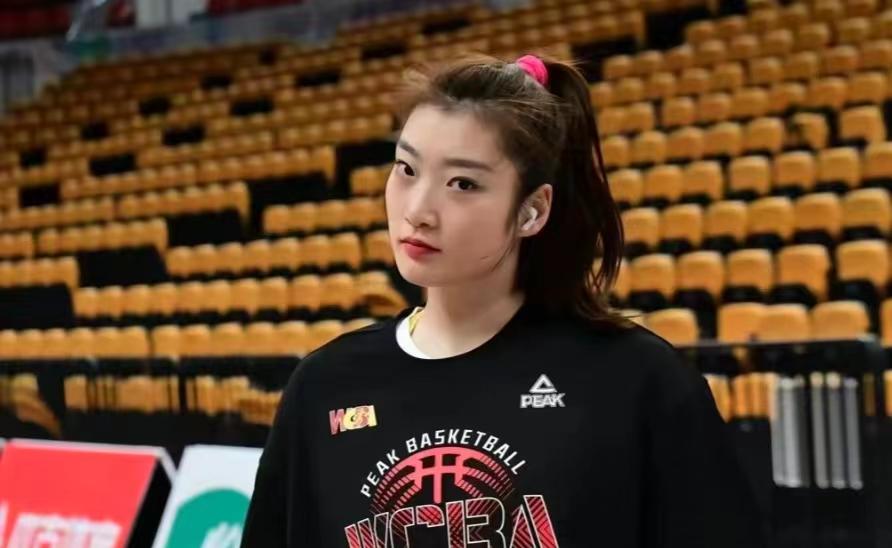 中国女篮80：58塞尔维亚，李梦赛后说了三句肺腑之言：
 
1、这场比赛我的手感
